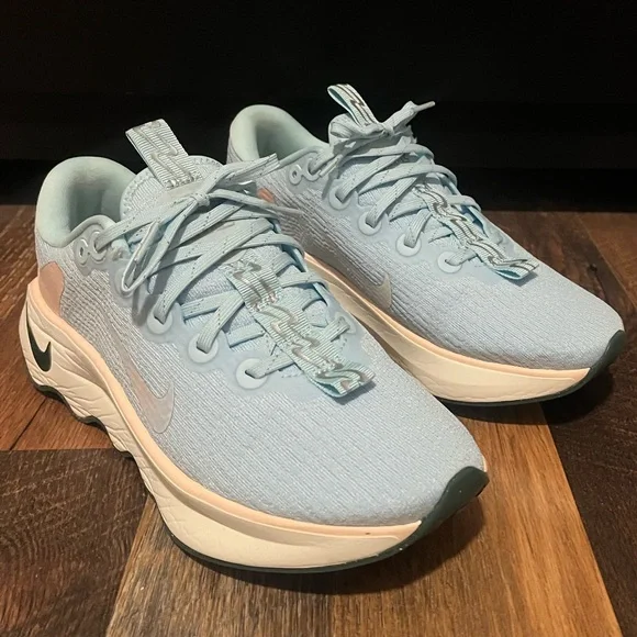 EUC Women’s Nike Motiva Walking Shoe Blue/White/Pink - Picture 3 of 11